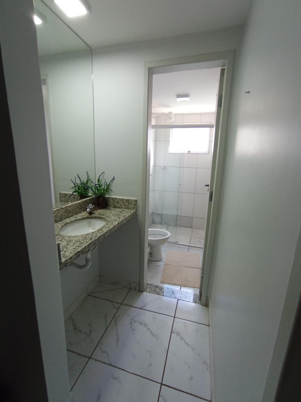 Lagoa Quente - De 2 Quartos Em Apartamento *